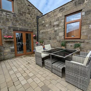 Cozy Close To Haworth Sleeps 2 With Garden Holiday home Keighley